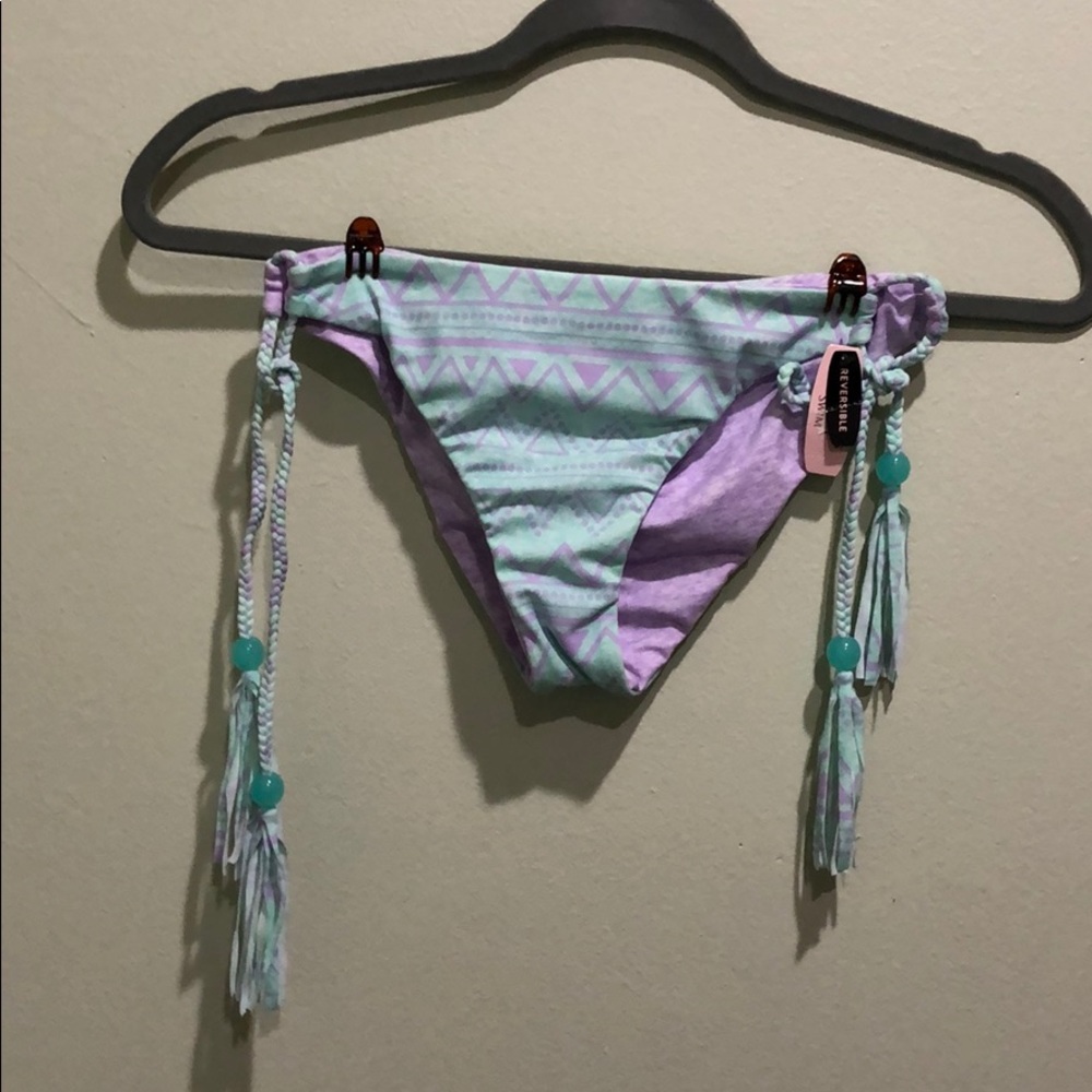 Reversible cheeky bottoms